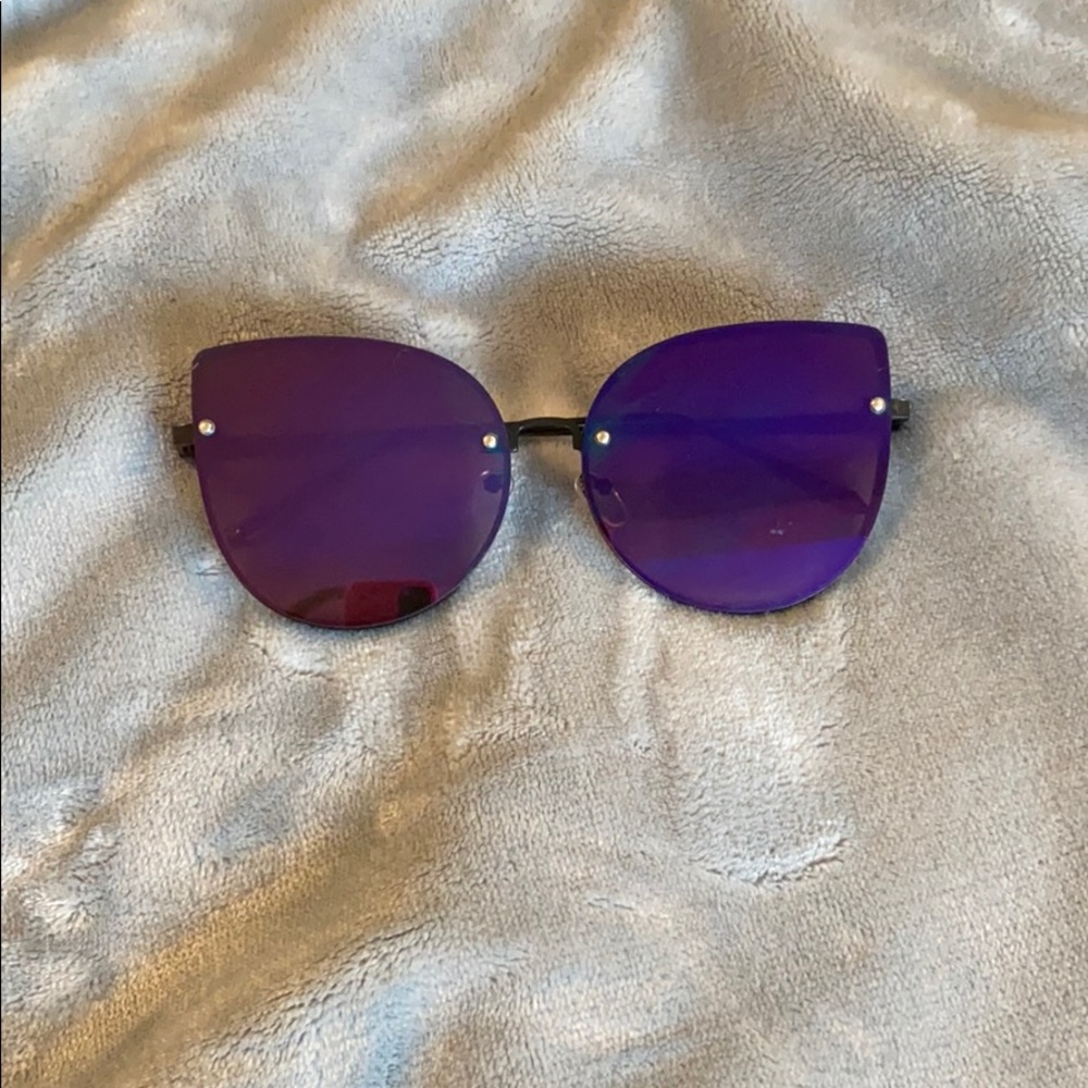 Black sunglasses